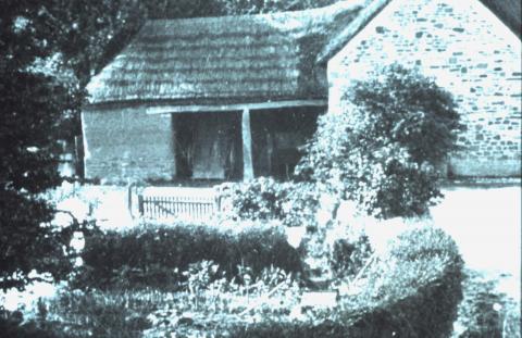 Old buildings instead of the bus shelter